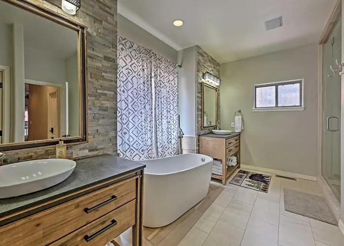 Holiday home Near Woodland Park: W/ Serene Deck!