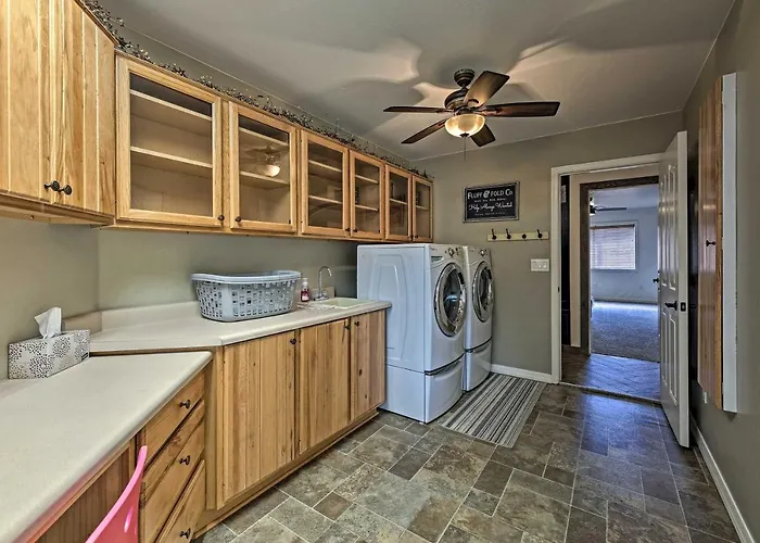 Near Woodland Park: W/ Serene Deck! Pinetop-Lakeside