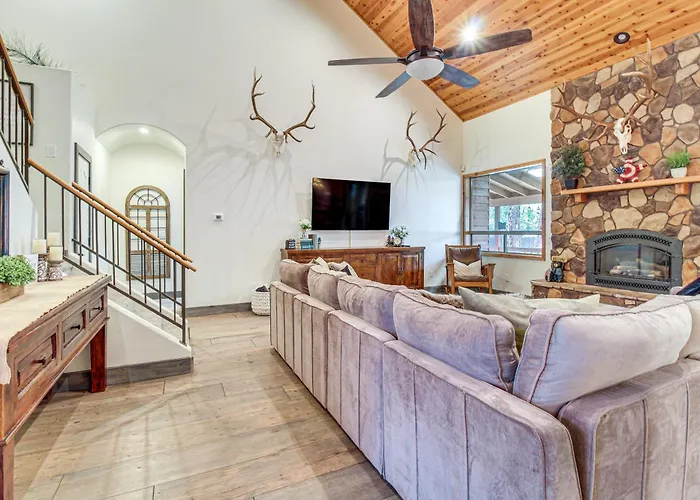 Near Woodland Park: W/ Serene Deck! Holiday home