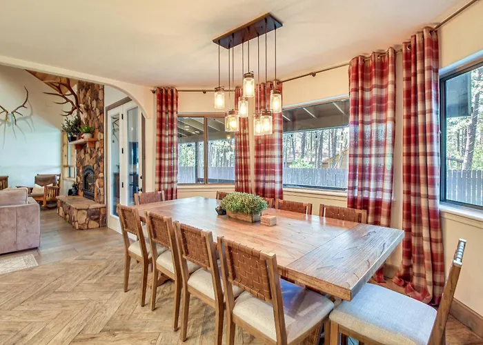 Near Woodland Park: W/ Serene Deck!